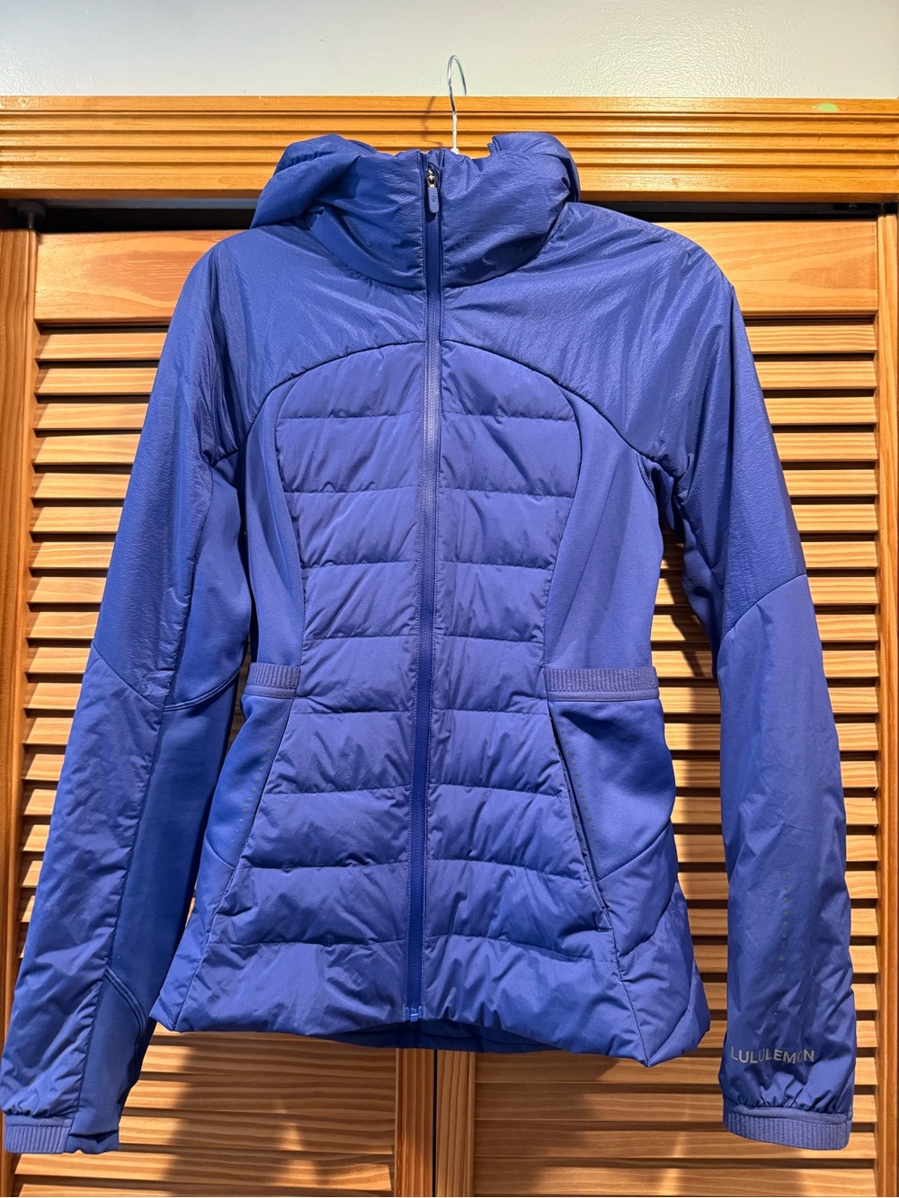 lululemon athletica Women's Blue Quilted Hooded Puffer Jacket